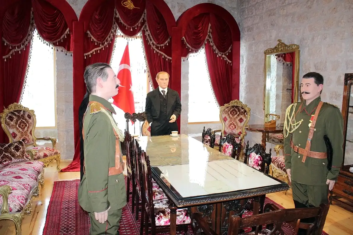 Atatürk Balmumu
