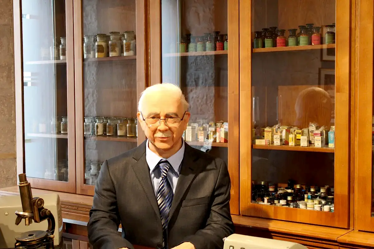 Eczacı Balbumu